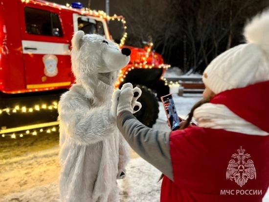 Северянам удалось пообщаться с пожарным Дедом Морозом
