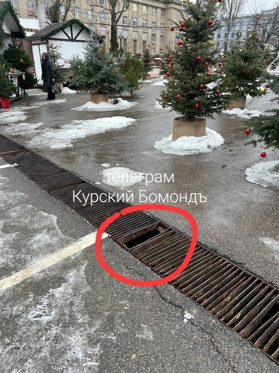 В Курске на Красной площади девушка провалилась в ливневую канализацию