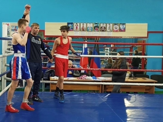 В ДНР прошло открытое юношеское первенство по боксу