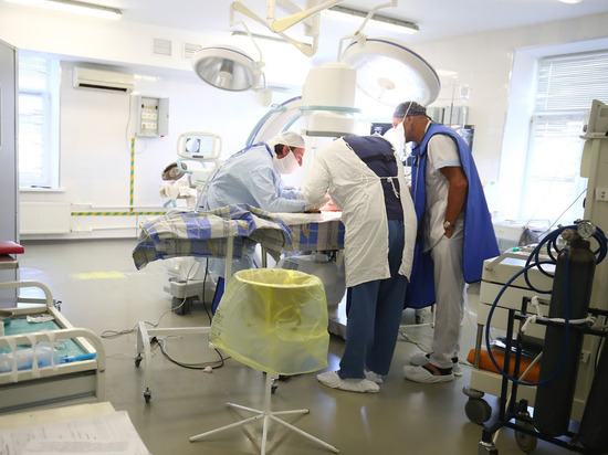 Волгоградские врачи получили оборудование для микротравматичных операций