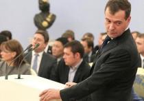 По словам зампредседателя Совбеза РФ Дмитрия Медведева, Россия приложит все усилия для того, чтобы украинский неонацизм перестал существовать