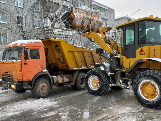 В Кирове составили график вывоза снега на понедельник, 26 декабря