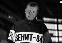Экс-нападающий петербургского клуба «Зенит» Сергей Дмитриев ушел из жизни на 59-м году жизни, информирует в понедельник пресс-служба «Зенита»