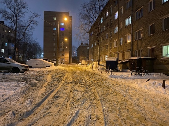Архангелогородцы жалуются на снежную кашу во дворах