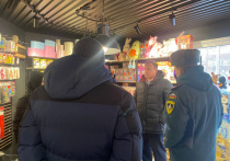 В Барнауле прошел рейд по торговым точкам, продающим пиротехнику в Центральном районе города, сообщает пресс-центр мэрии краевой столицы