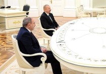 Президент Азербайджана Ильхам Алиев и премьер-министр Армении Никол Пашинян прибыли в Санкт-Петербург, где пройдет неформальный саммит СНГ
