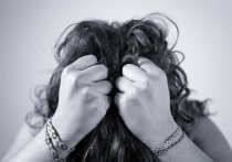 В Новоалтайске 17-летняя девушка оттаскала за волосы сотрудницу ПДН