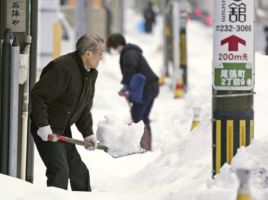 Снежный апокалипсис в Японии обернулся чередой смертей: страна превратилась в сугроб
