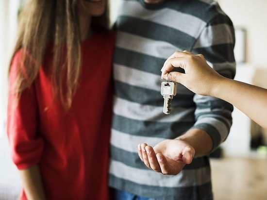 Мариупольским семьям выдали ключи от новых квартир