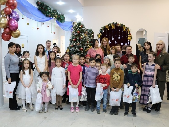 В Калмыкии поздравили детей из семей, находящихся в трудной жизненной ситуации