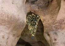 Пещеру «Таврида» украсили к новогоднему представлению