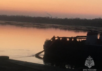 В региональное управления МЧС поступило сообщение о загрязнении акватории реки Волга в Кировском районе Астрахани по ул