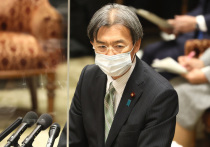 Министр по делам реконструкции Японии Кэнъя Акиба подал в отставку после скандала, разразившегося из-за обвинений в финансовых нарушениях