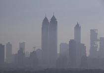 В индийском городе Мумбаи полиция задержала двух граждан России, обвинив их в незаконном проникновении на территорию небоскреба Imperial Twin Tower для съемок ролика