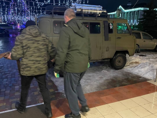 Жители Краснинского района отправили УАЗ с гумпомощью в зону СВО