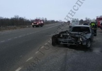 Накануне, днём 26 декабря, на 261-ом километре автодороги М-2 "Крым" Плавского района Тульской области, 47-летний мужчина за рулём автомобиля марки "ВАЗ 211540" не пропустил "Volkswagen"