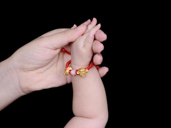 В Воронежской области в уходящем году самой молодой мамой стала 14-летняя девочка