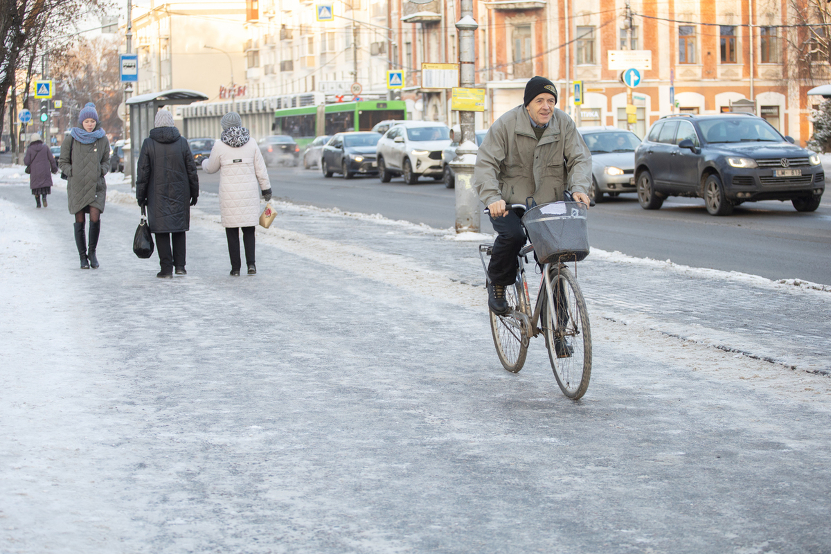 Воскресший мост» и невиданные знаки: какие перемены произошли в дорожной  жизни Пскова за год - МК Псков