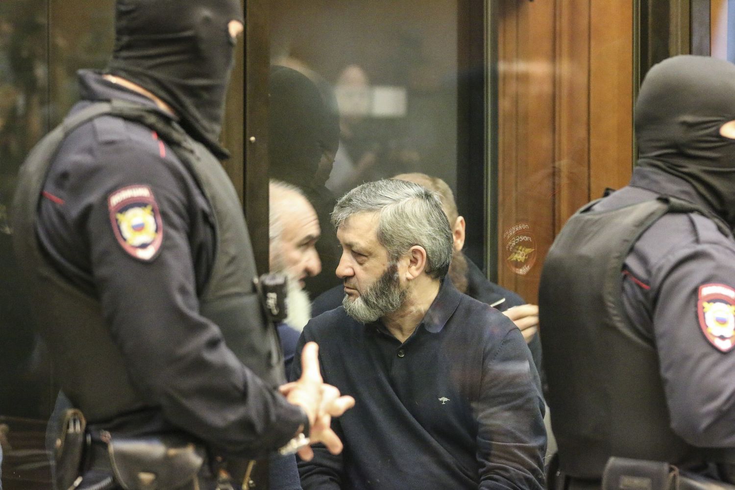 Рауф раулевич приговор. Суд приговорил. Где сейчас арашуковы отец и сын. Рауф арашуков пожизненное. Арашуковы фото из суда.