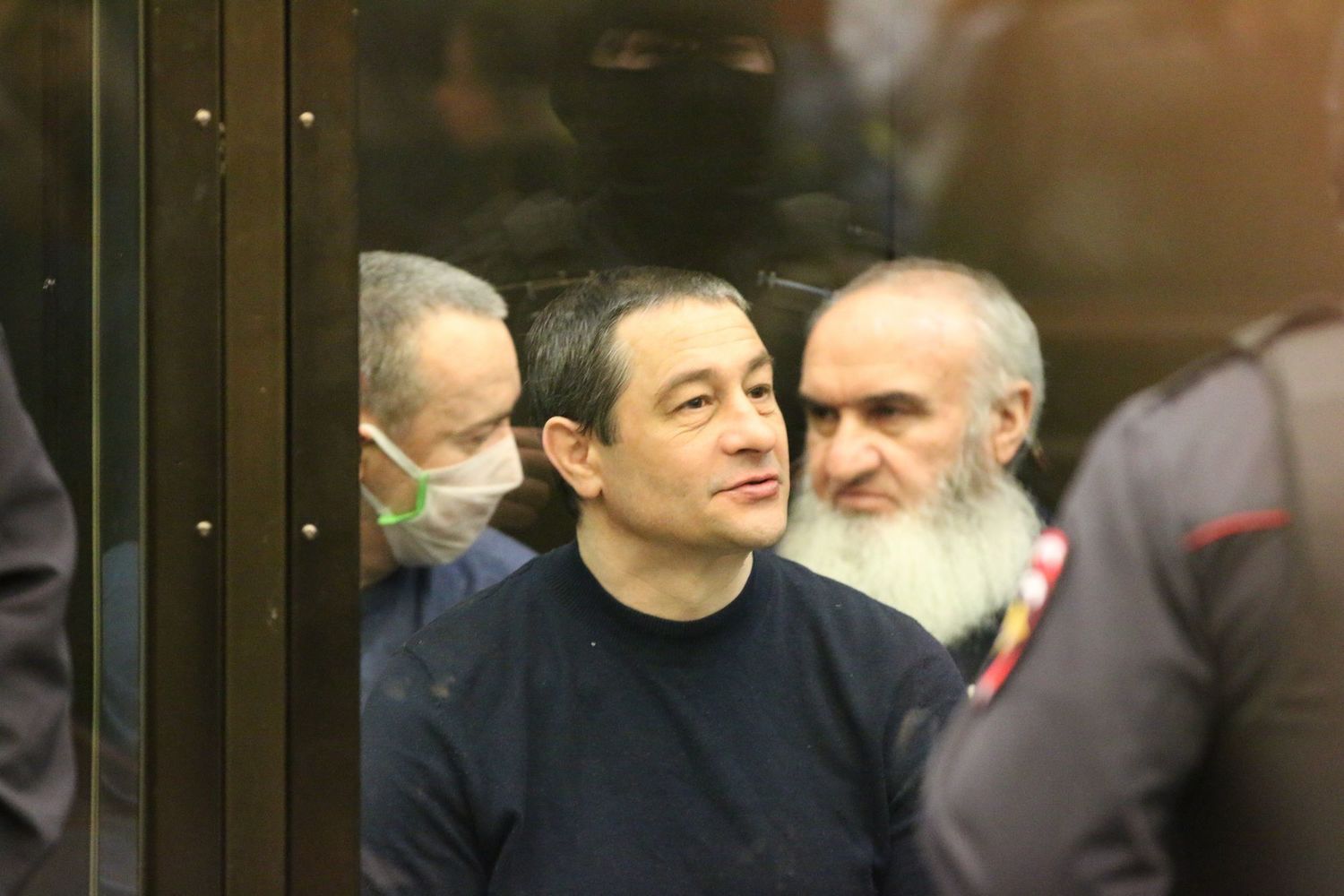 Рауф раулевич арашуков приговор. Арашуковы видео из зала суда. Арашуков рауль туркбиевич. Приговор рауфу и раулю арашуковым. Арашуков пожизненное заключение.