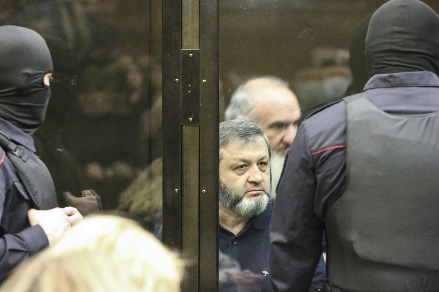 Где сейчас арашуковы отец и сын. Рауф арашуков в суде. Рауф раулевич арашуков. Суд над арашуковым. Арашуковы приговор суда.