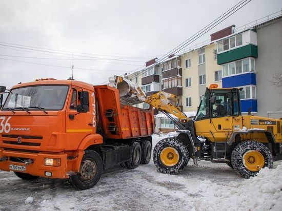 Ряд улиц расчистят от снега в Южно-Сахалинске днем 28 декабря