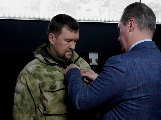 Ямалец Александр Шлюшинский получил медаль «За верность» от «Боевого братства»