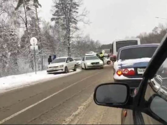 На Грязинском шоссе в Липецке образовалась огромная пробка