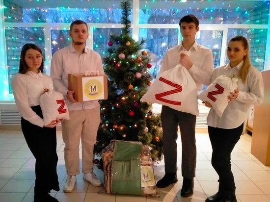 Учащиеся Лебедянского района собрали новогодние подарки для участников СВО