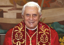Папа Римский Франциск обратился к верующим с просьбой молиться за своего предшественника – почетного Папу Бенедикта XVI