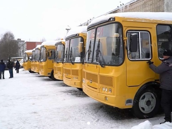 Новые автобусы получат школы восемнадцати районах Костромской области