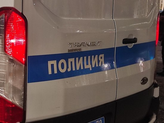 Иностранец с ножевыми поступил больницу, его нашли в темноте на проспекте Обуховской Обороны