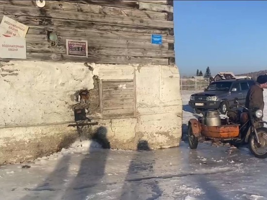 Водоотводы начали рыть для спасения подтопленных домов и детсада в Бургени