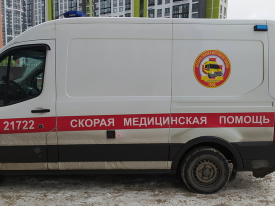 Двое рабочих погибли при очистке крыши от снега в Подмосковье