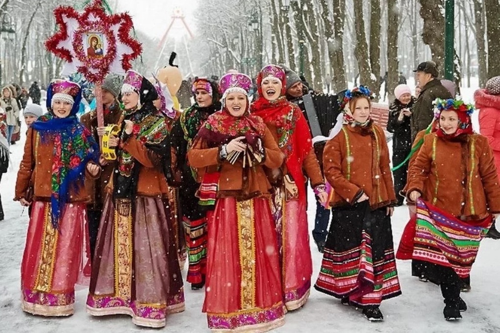 Названы лучшие города России для рождественских гуляний