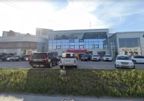 В Екатеринбурге выставили на продажу здание автоцентра, который расположен по адресу: переулок Базовый, 38