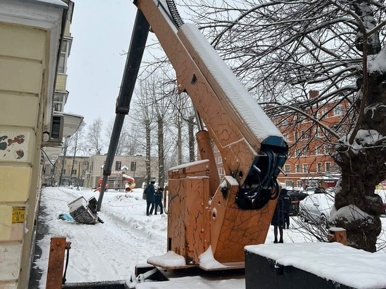 Двое рабочих погибли, упав с крыши пятиэтажки, в Воскресенске