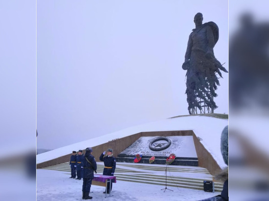 Около 60 новобранцев посвятили в солдаты у подножия Ржевского мемориала