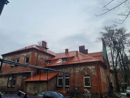 В здании инфекционной больницы Черняховска завершены кровельные работы