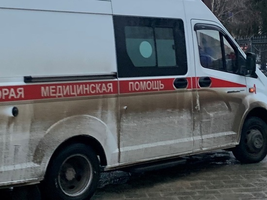 В Липецке 38-летний мужчина попал под колёса автобуса