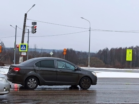 На перекрестке автодороги Р-208 и северного обхода Тамбова оборудовали регулируемый пешеходный переход