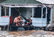 32 человека погибли, 24 числятся пропавшими без вести в результате наводнений после проливных дождей на Филиппинах