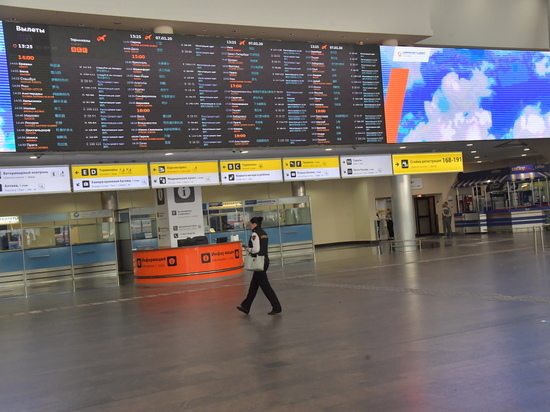 В московских аэропортах произошла массовая отмена рейсов