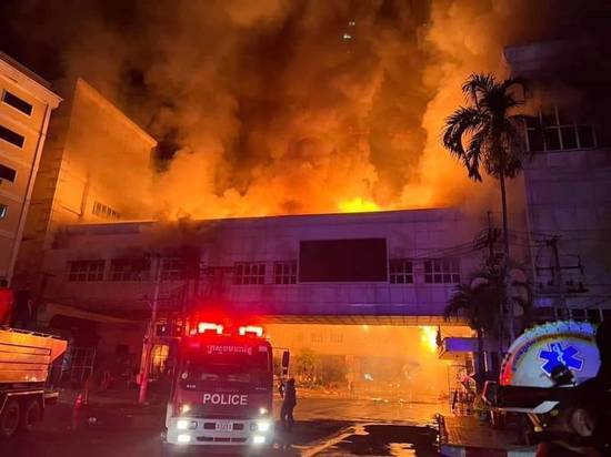 Пожар в отеле в Камбодже: люди оказались в огненной ловушке