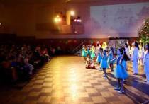 В Астрахани в Центре Развития творчества состоялась Губернаторская новогодняя ёлка для школьников