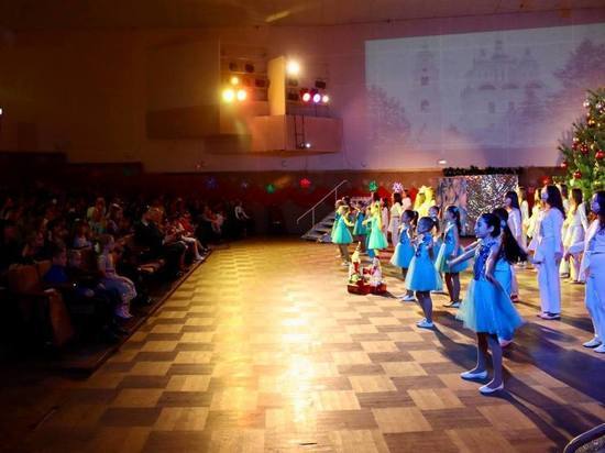 Астраханские школьники посетили Губернаторскую ёлку