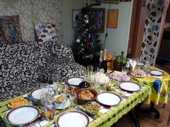 Врач Продеус посоветовал перед новогодним столом не мучать себя голоданием
