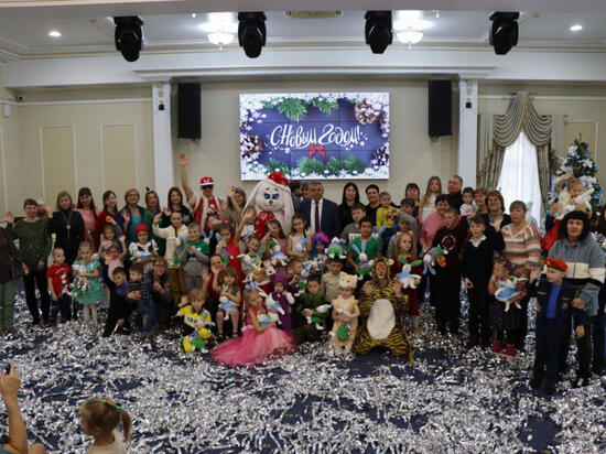 Детям мобилизованных проводят новогодние утренники по всему Хабаровскому краю