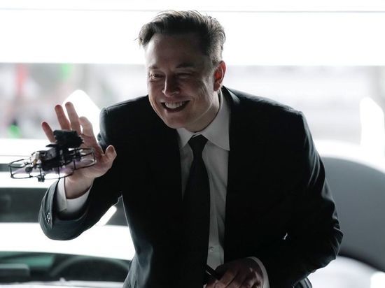 Маск призвал сотрудников Tesla не переживать насчет падения стоимости акций компании