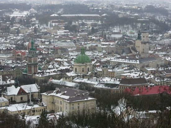 Во Львовской области почти полмиллиона жителей остались без света